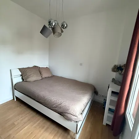 Apartament Bright And Comfortable Close To Tram T9 & Paris *