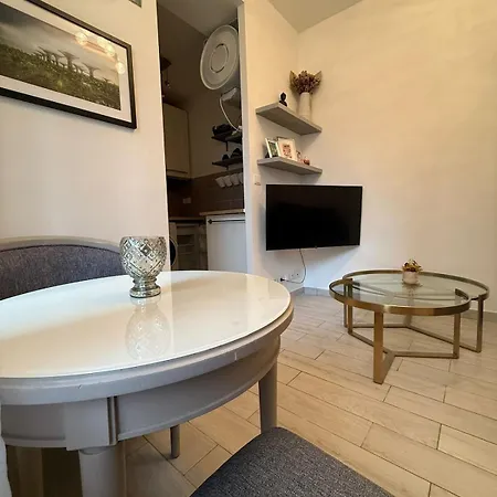 Apartament Bright And Comfortable Close To Tram T9 & Paris